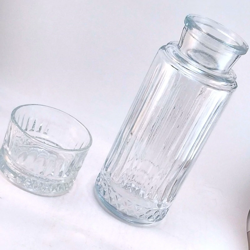 بطری لیوان دار ، پارچ شب ، لوکس ، گیلاس خوری 800 سی سی بلور شفاف ( کادویی )