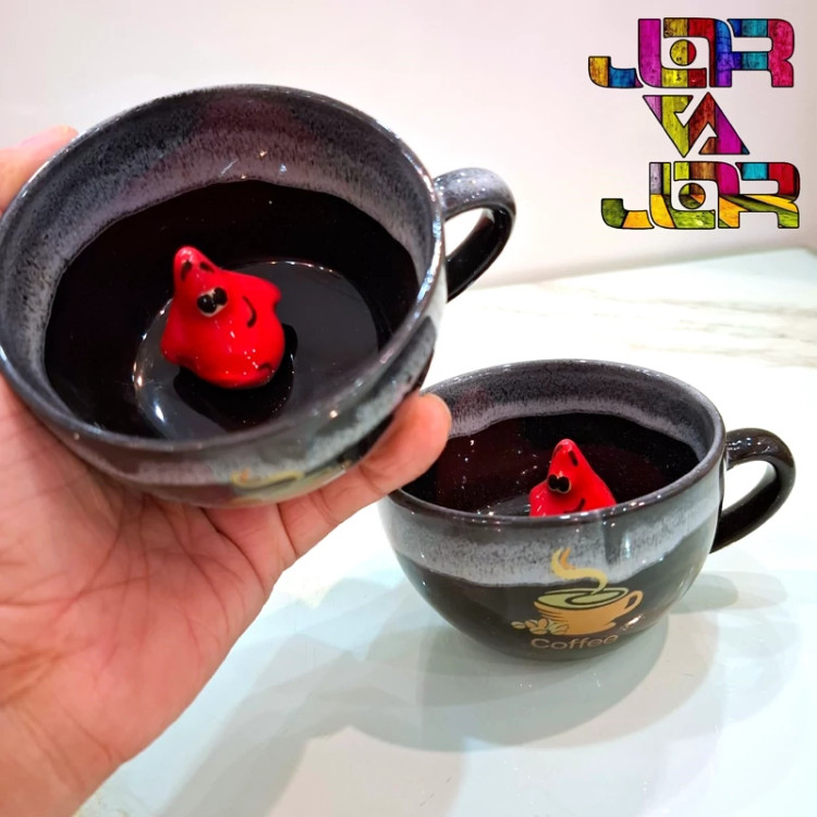 ماگ پاتریک در طرح ها و رنگهای مختلف ماگ عروسکی سورپرایزی