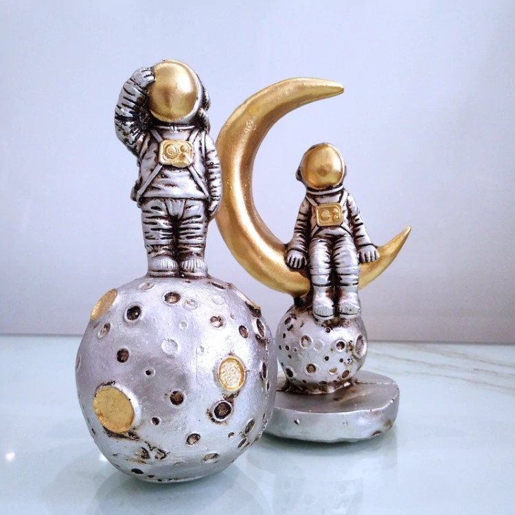 مجسمه فضانورد 3 مدلی رنگ نقره ای دکوری