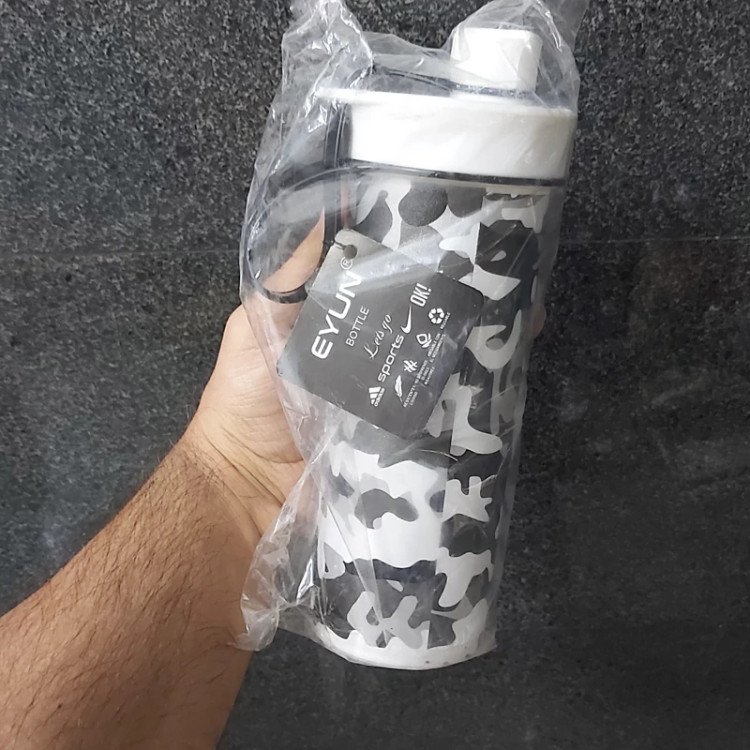 شیکر قمقمه باشگاهی مدل ارتشی Eyun نشکن درب آسان نوش جنس پلی پروبلین و اکرولیک قمقمه ورزشی(بطری آب باشگاه)