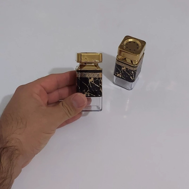نمکدان طرح ماربل (نمکپاش ماربل)هر عدد مشکی طلایی یا سفید طلایی