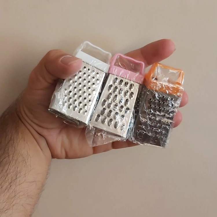 رنده دستی کوچک استیل رنده سیر(خرد کن دستی) کمجا. کار راه انداز .مسافرتی