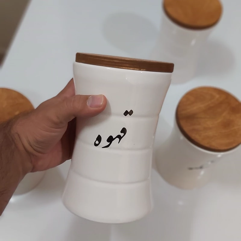 بانکه سرامیکی تکست با درب چوبی نوشته فارسی پاسماوری4 تیکه (قهوه شکر چای قند)