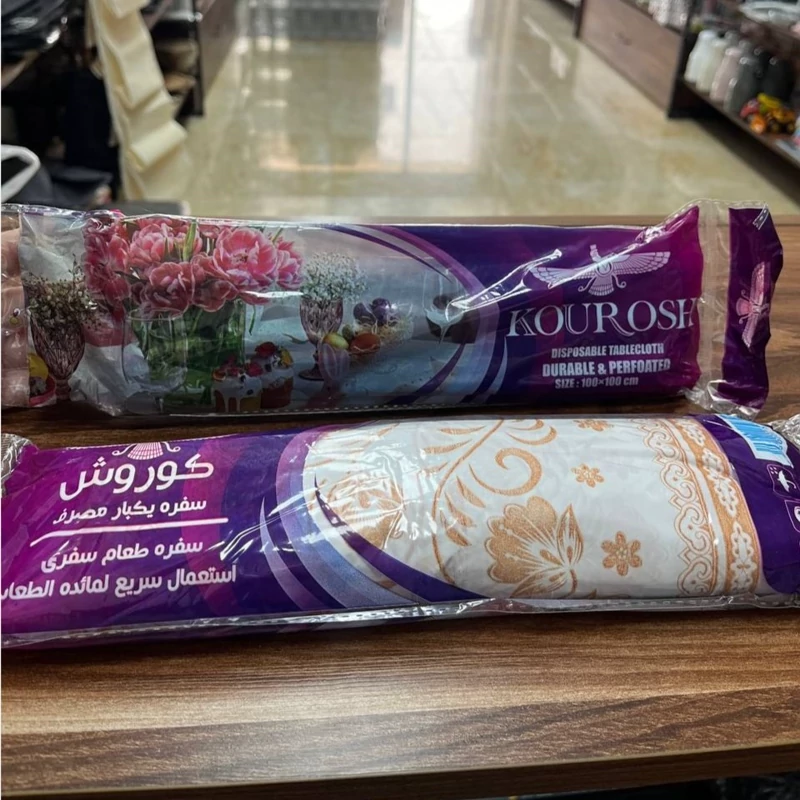 سفره یکبار مصرف پرفراژ دار 330گرمی رنگ آبی سفیدقرمز یا...(سفره گلدار)