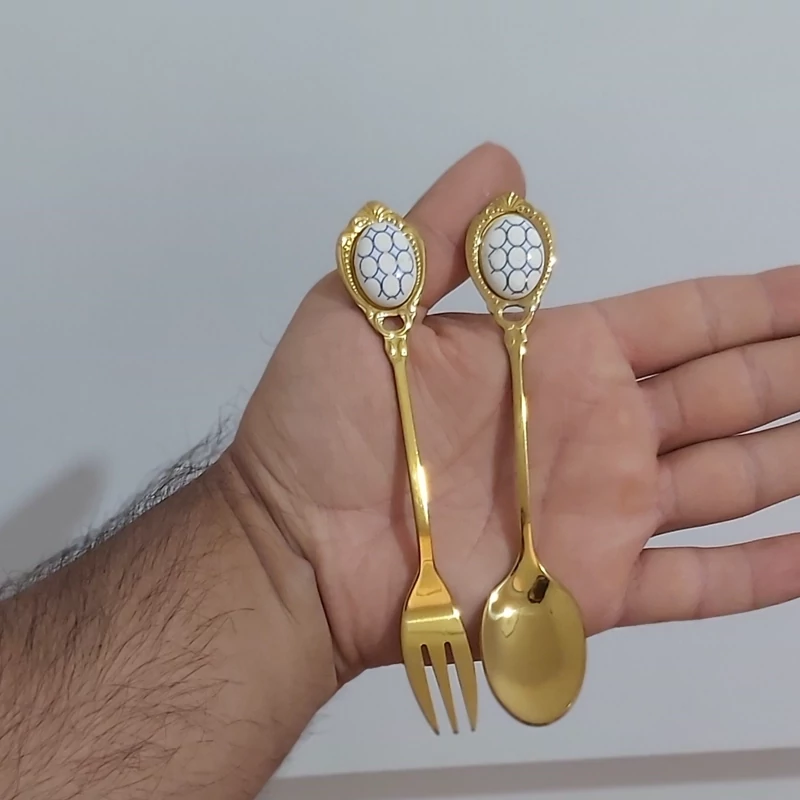 قاشق چنگال پذیرایی شربت و چایخوری طلایی طرح سنگ(6تایی) قاشق چایخوری طرح گل .