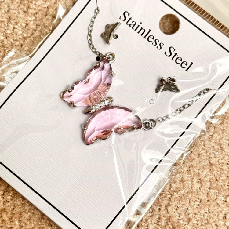 نیم ست پروانه شامل گلگوش و گردنبند پینترستی زیور الات فانتزی کیوت مناسب کادو هدیه تولد روز عشق
