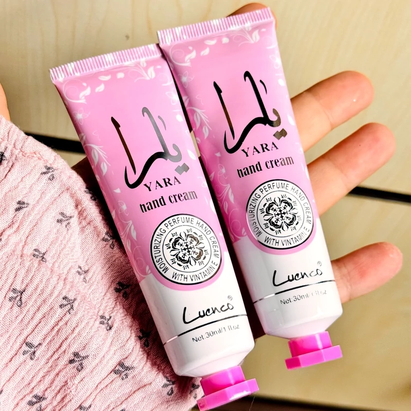 کرم دست یارا ادکلنی عطری خوشبو مرطوب کننده 30گرمی کوچک کیوت فانتزی پینترستی ناز و خوشکل بوی عالی مناسب کادو هدیه