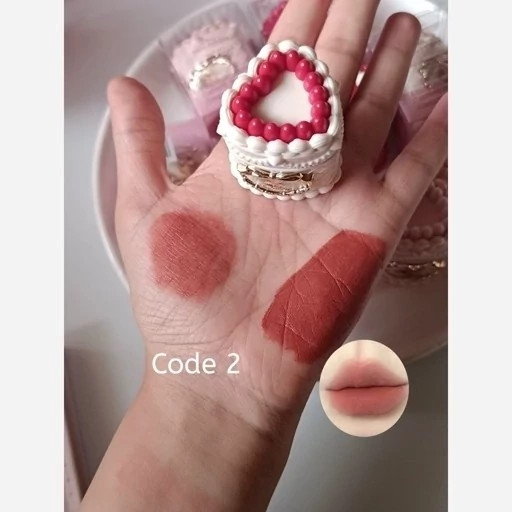 رژ لب سلطنتی کیک بوی ابنباتی مارشمالویی پاستیلی توت فرنگی بافت خامه ای فانتزی کیوت پینترستی