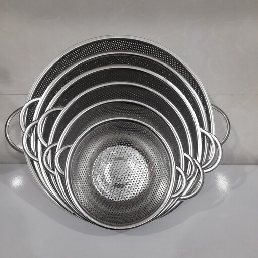 آبکش پانچ 6 پارچه استیل دسته دار همراه جعبه سایز 16 تا 31 مجموعه 6عددی از غرفه آوند کالا (سبد استیل )