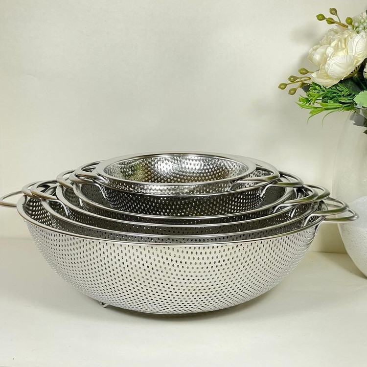آبکش پانچ 6 پارچه استیل دسته دار همراه جعبه سایز 16 تا 31 مجموعه 6عددی از غرفه آوند کالا (سبد استیل )